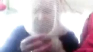 Мъжът свали прашките ...