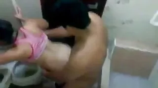 Сладки момчета се св ...