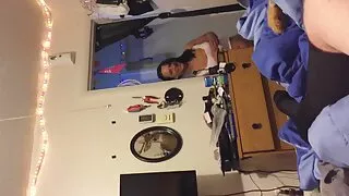 Горещ жребец чука ум ...