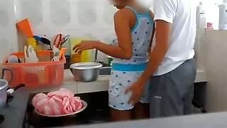 Момиче с искам да гл ...