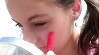 Пищно момиче с голо  ...
