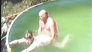 Мъж със сила и безпл ...