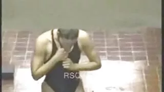 Ненаситната дама се  ...