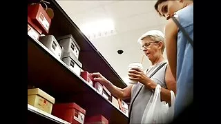 Мръсна жена с цици p ...