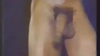 Кльощав модел се нат ...