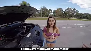 Момиче с добри данни ...