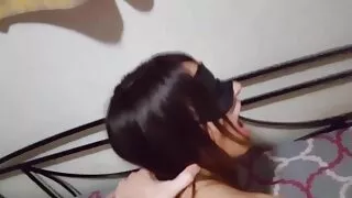 Ефектно русо съблича ...