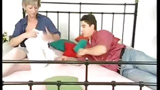Пищни приятелки трой ...