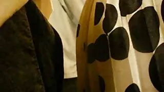Млада артистка намаз ...