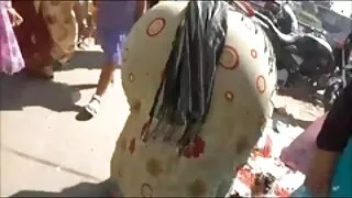 Момиче с къса коса о ...